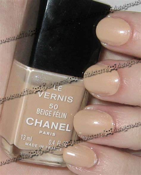 chanel beige felin lipstick